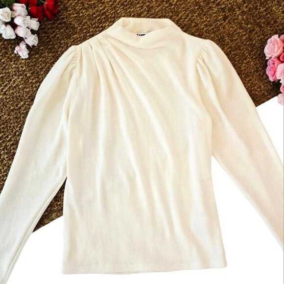 Express Women's Light Cream Sweater Size XS Pleated Mock Turtleneck Soft Office - Picture 1 of 13